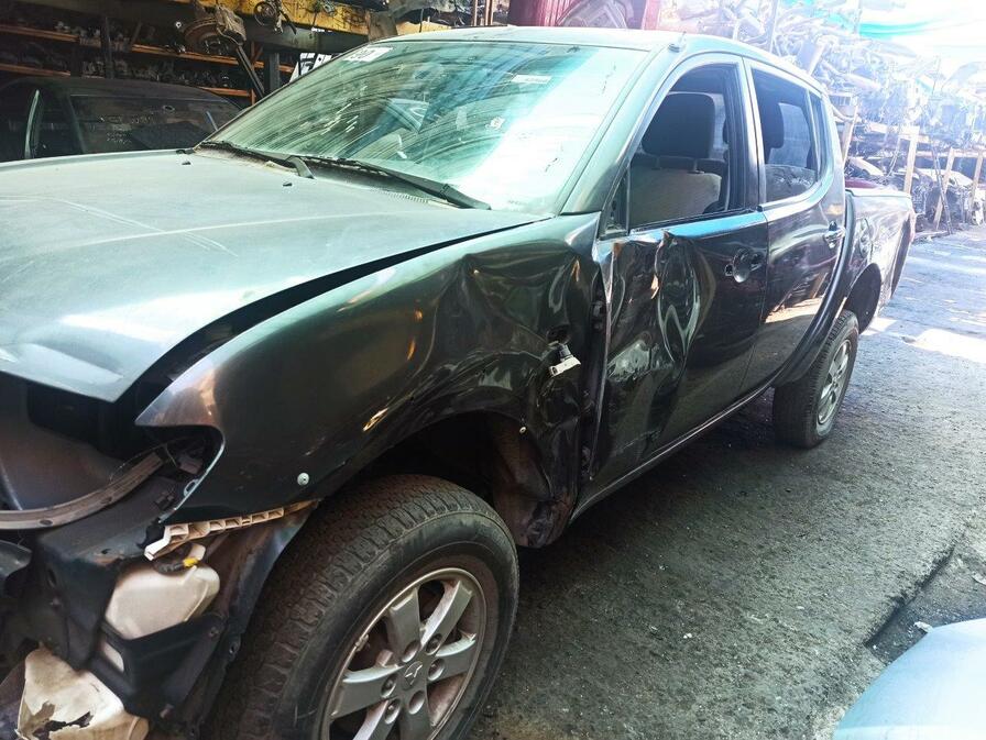  Mitsubishi L200 2013    EN DESARME